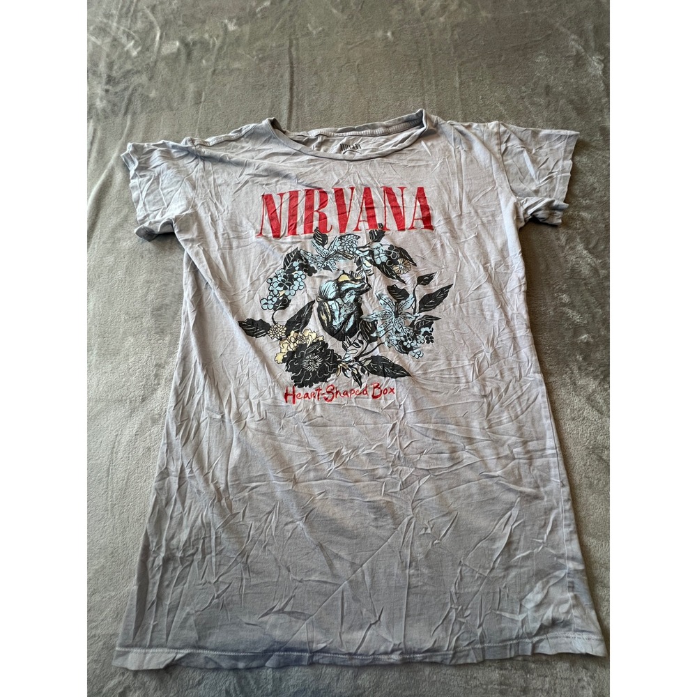 Nirvana Graphic T-Shirt Mens Medium Gray Heart Shaped Box Floral Short Sleeve